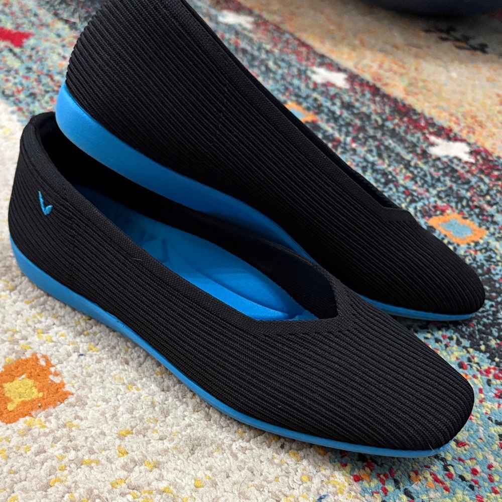 VIVAIA Black Knit Ballet Flats with Blue Cushioned Insole - Picture 2 of 4